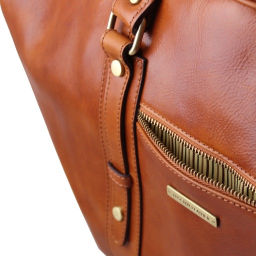 TL Voyager Leather travel bag with front pocket