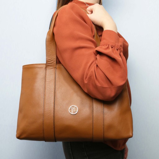 Callie Schultertasche aus weichem Leder