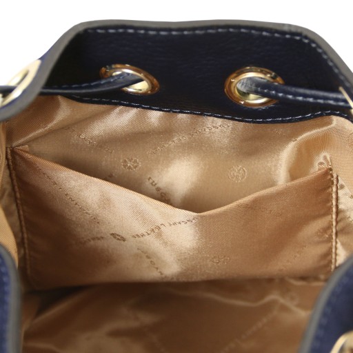 Nomade Beuteltasche aus Wildleder mit dekorativen Fransen
