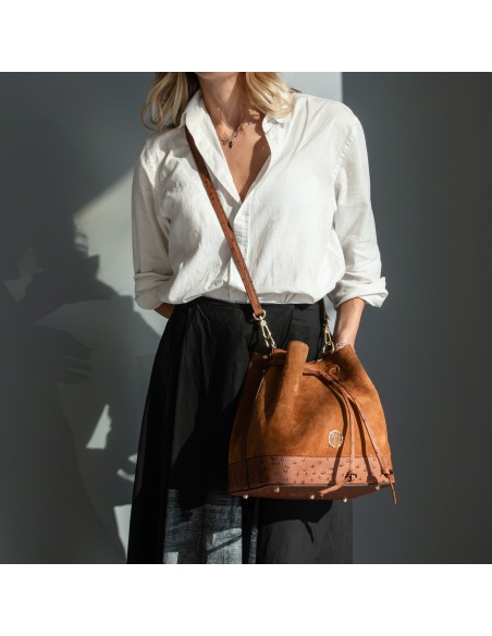 Ostrea Beuteltasche aus Veloursleder und Leder mit Straussenpragung