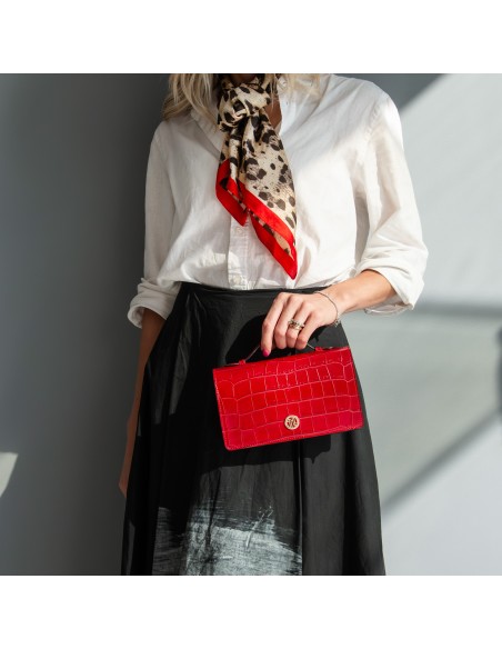 Opera Croque Clutch aus Leder mit Kroko Pragung und Schulterkette
