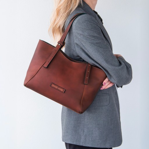 Libra Leather shoulder bag