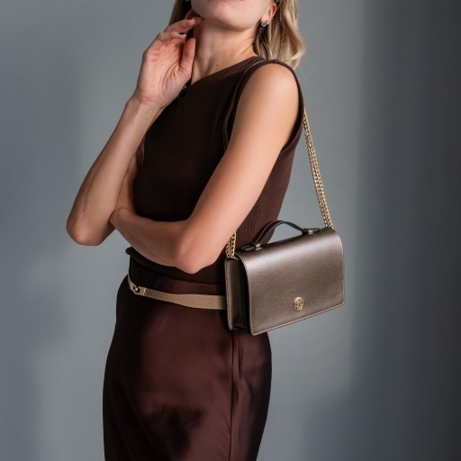 Opera Clutch aus Leder mit Schulterkette